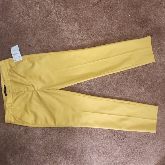 Yellow tapered ankle pants - Picture 2 of 5